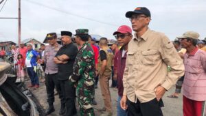 Kebakaran Besar di Muara Kaman, Bupati Kukar Turun Langsung Beri Bantuan Untuk Para Korban