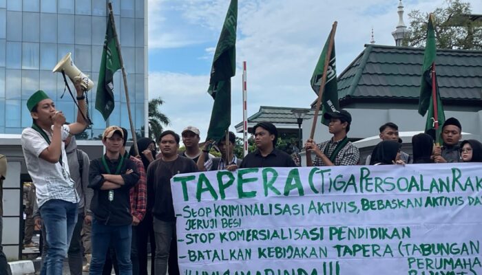 Gelar Aksi Unjuk Rasa, HMI Cabang Samarinda Geruduk Kantor Gubernur Kaltim