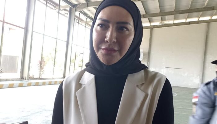 Shemmy Permata Sari Meriahkan Pilkada Bontang dengan Borong Gado-Gado dan Cendol Dawet